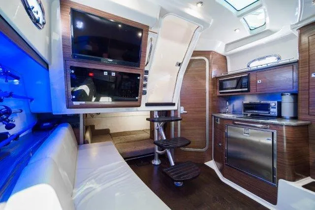 Boston Whaler 345 Conquest Yacht Photos Pics 