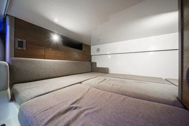 Boston Whaler 345 Conquest Yacht Photos Pics 