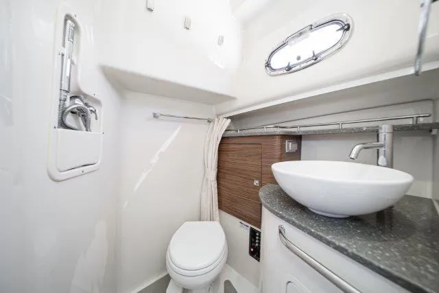 Boston Whaler 345 Conquest Yacht Photos Pics 