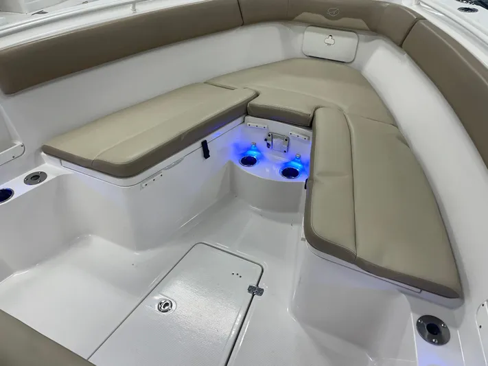  Yacht Photos Pics Bow Seating