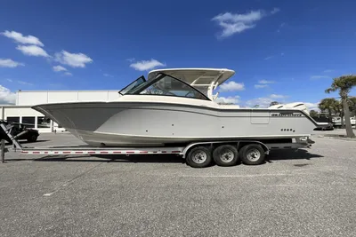 Grady-White Freedom 325