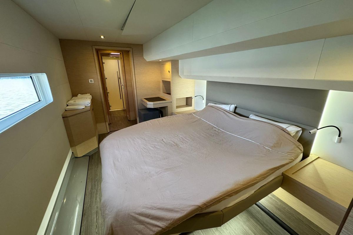 2019 Fountaine Pajot 43 