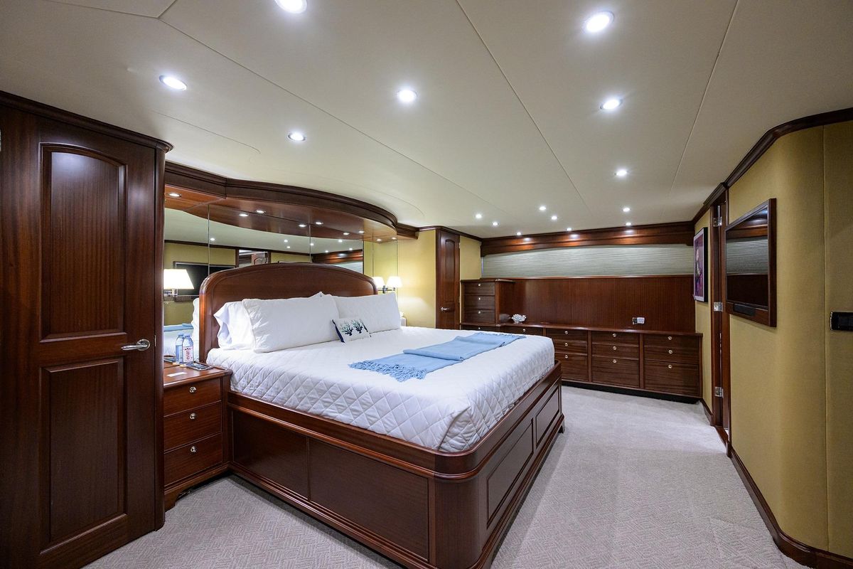 2005 Pacific Mariner 85 