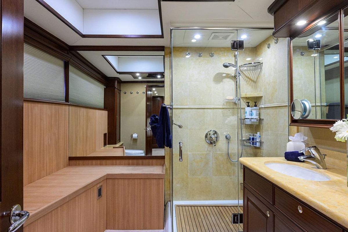 2005 Pacific Mariner 85 