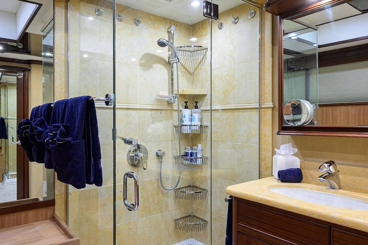 2005 Pacific Mariner 85 