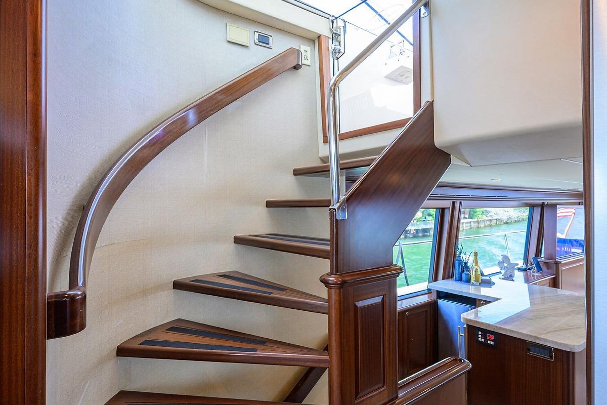 2005 Pacific Mariner 85 