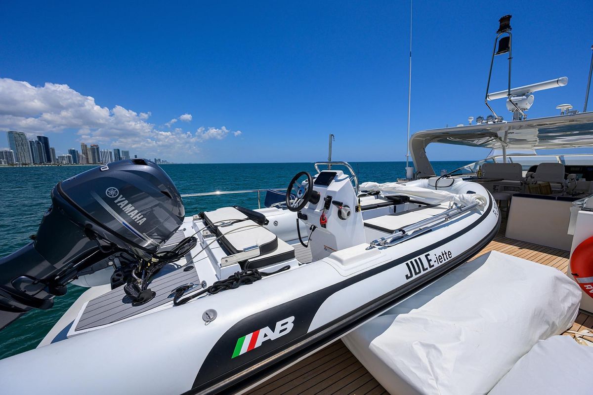 2005 Pacific Mariner 85 