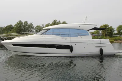 2022 Prestige 460S