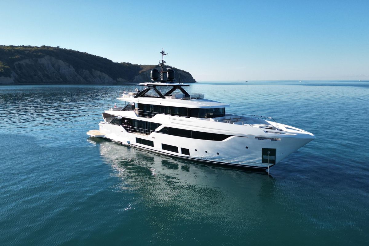 2025 Custom Line 127 