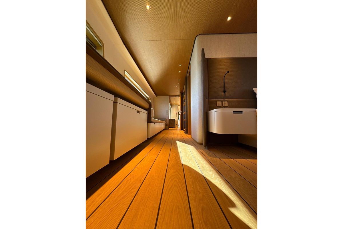 2025 Custom Line 127 