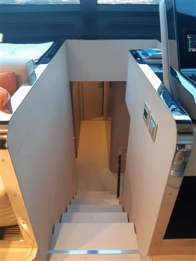 2015 Azimut 82 