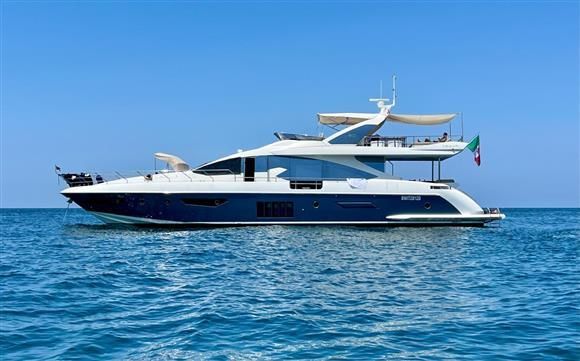 2015 Azimut 82 