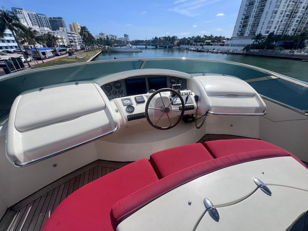 2004 Azimut 98 