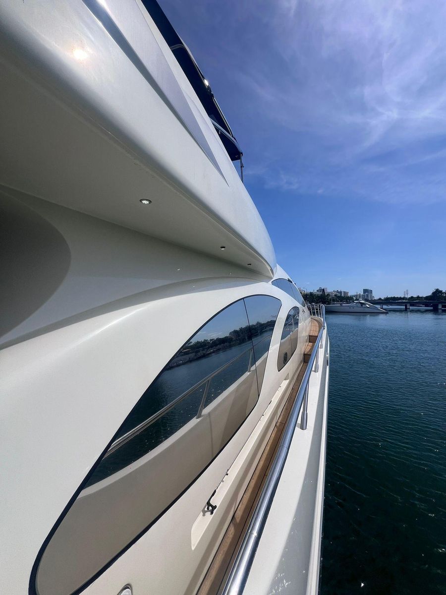 2004 Azimut 98 
