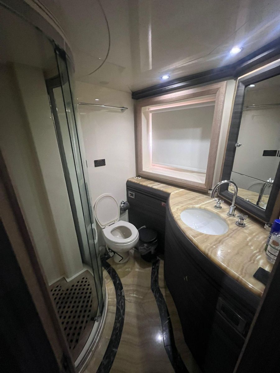 2004 Azimut 98 
