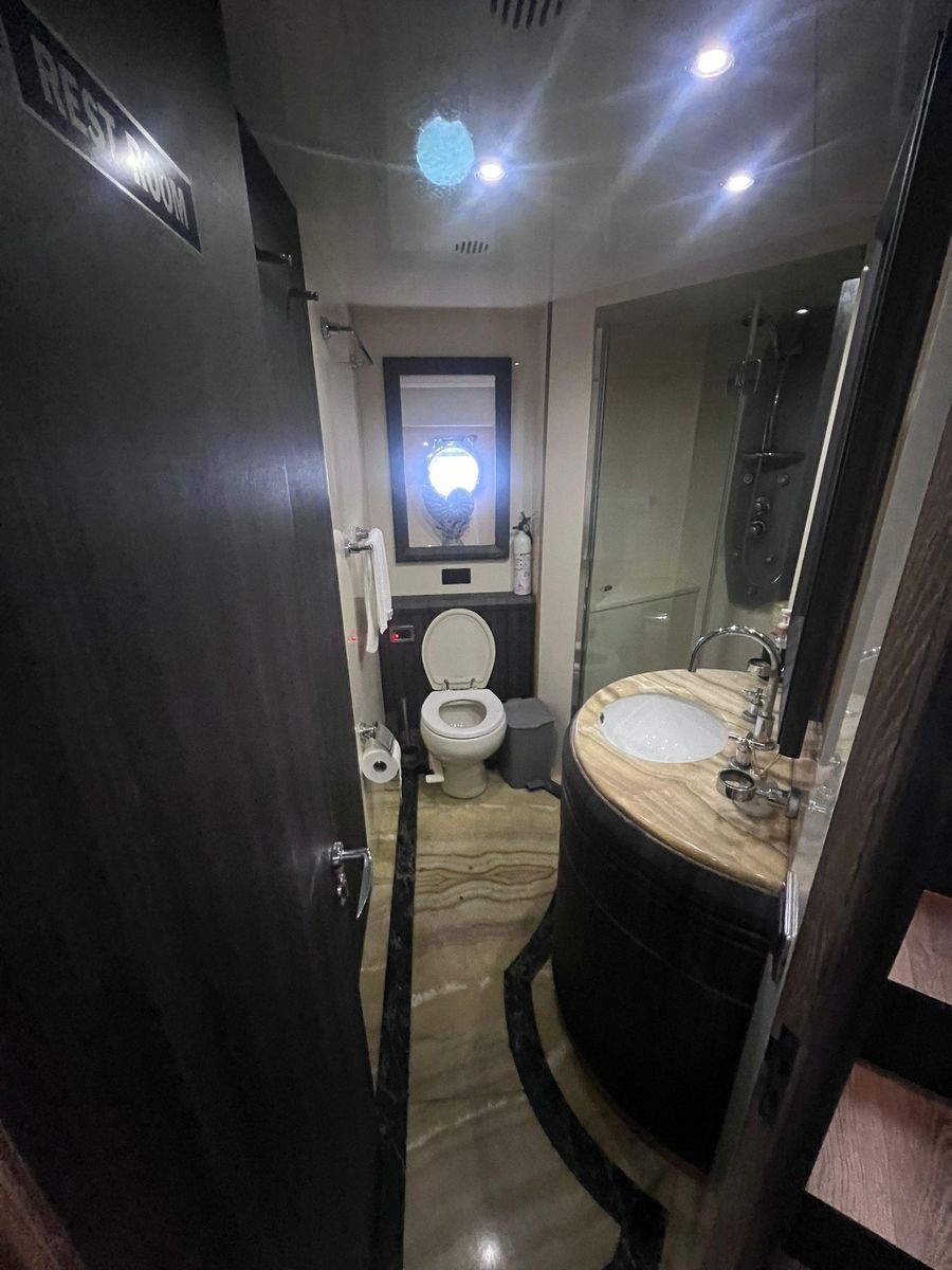 2004 Azimut 98 