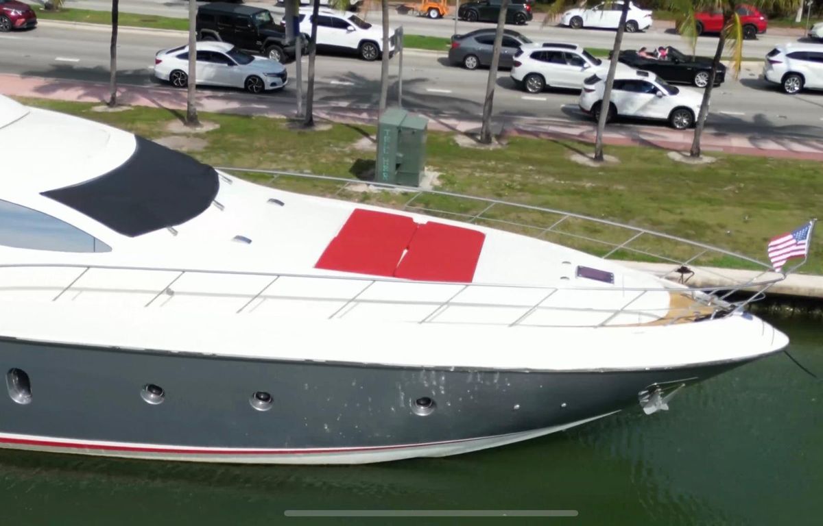 2004 Azimut 98 