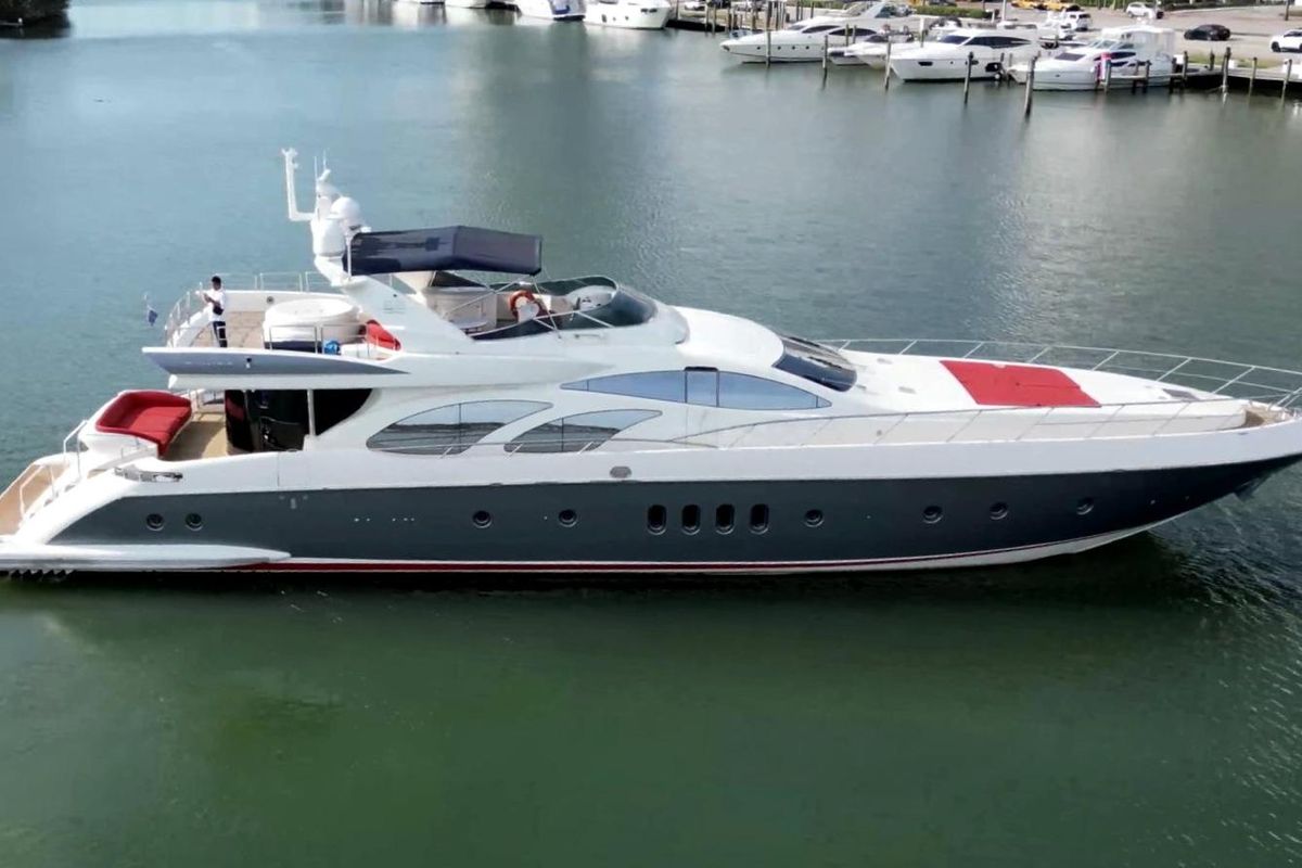 2004 Azimut 98 