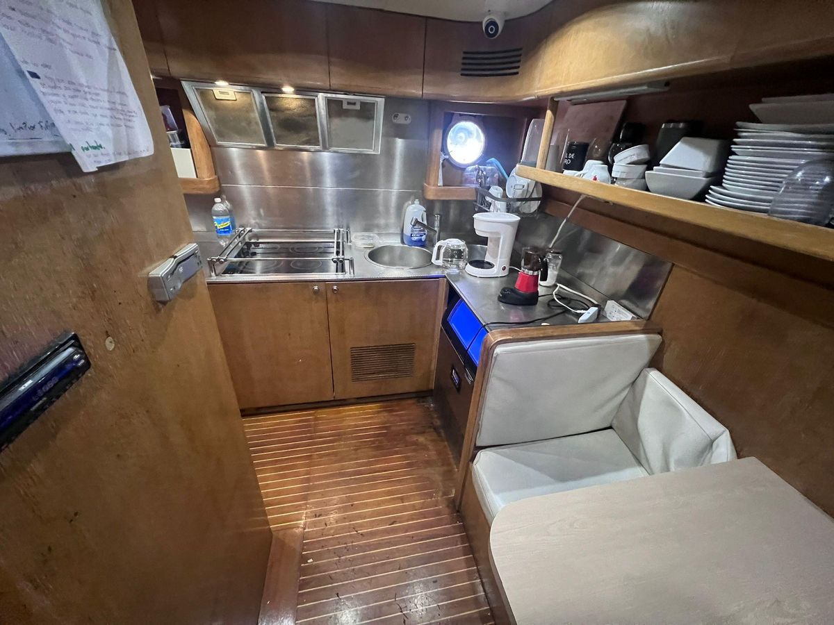2004 Azimut 98 