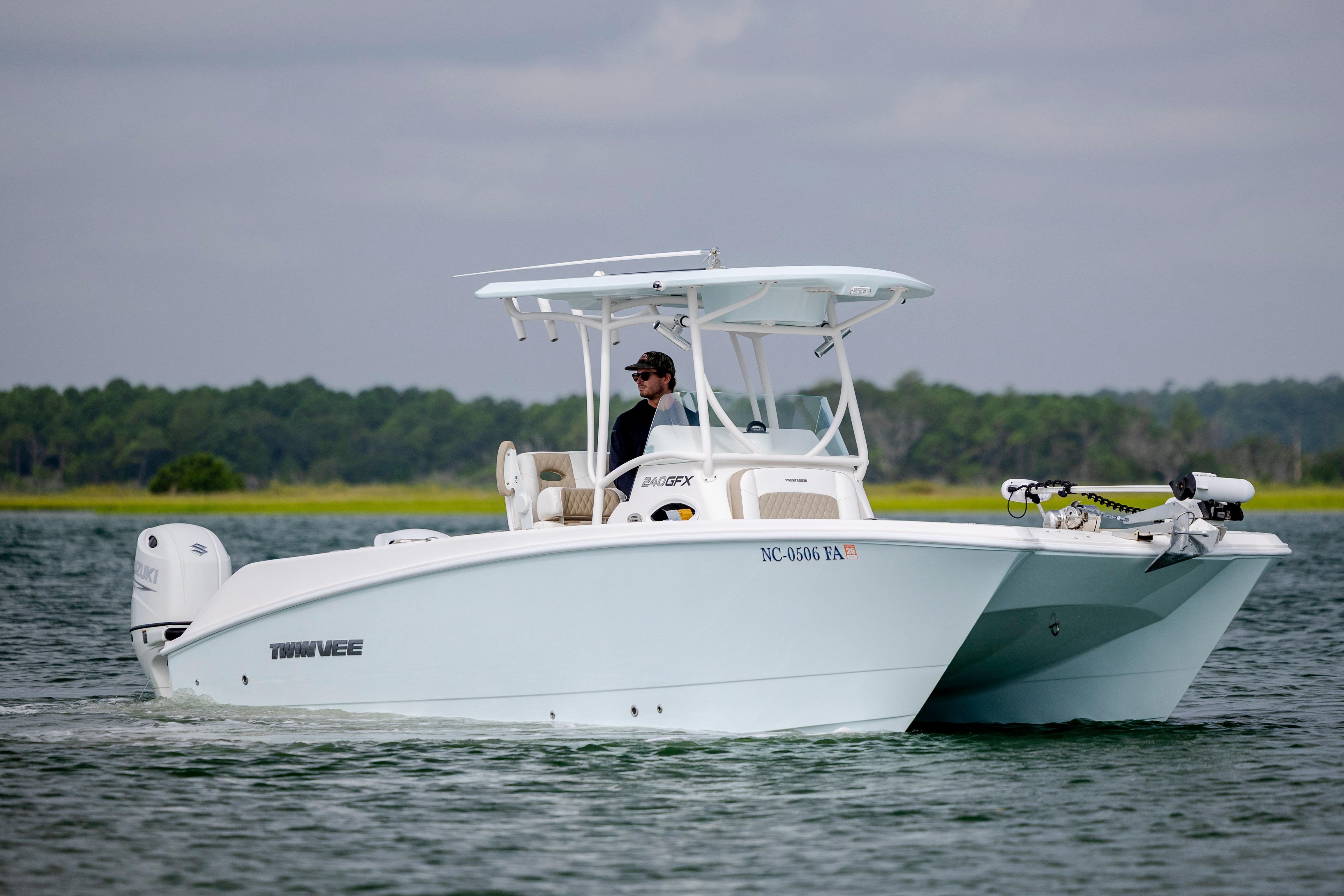 2023 Twin Vee 240 GFX CC Center Console for sale - YachtWorld