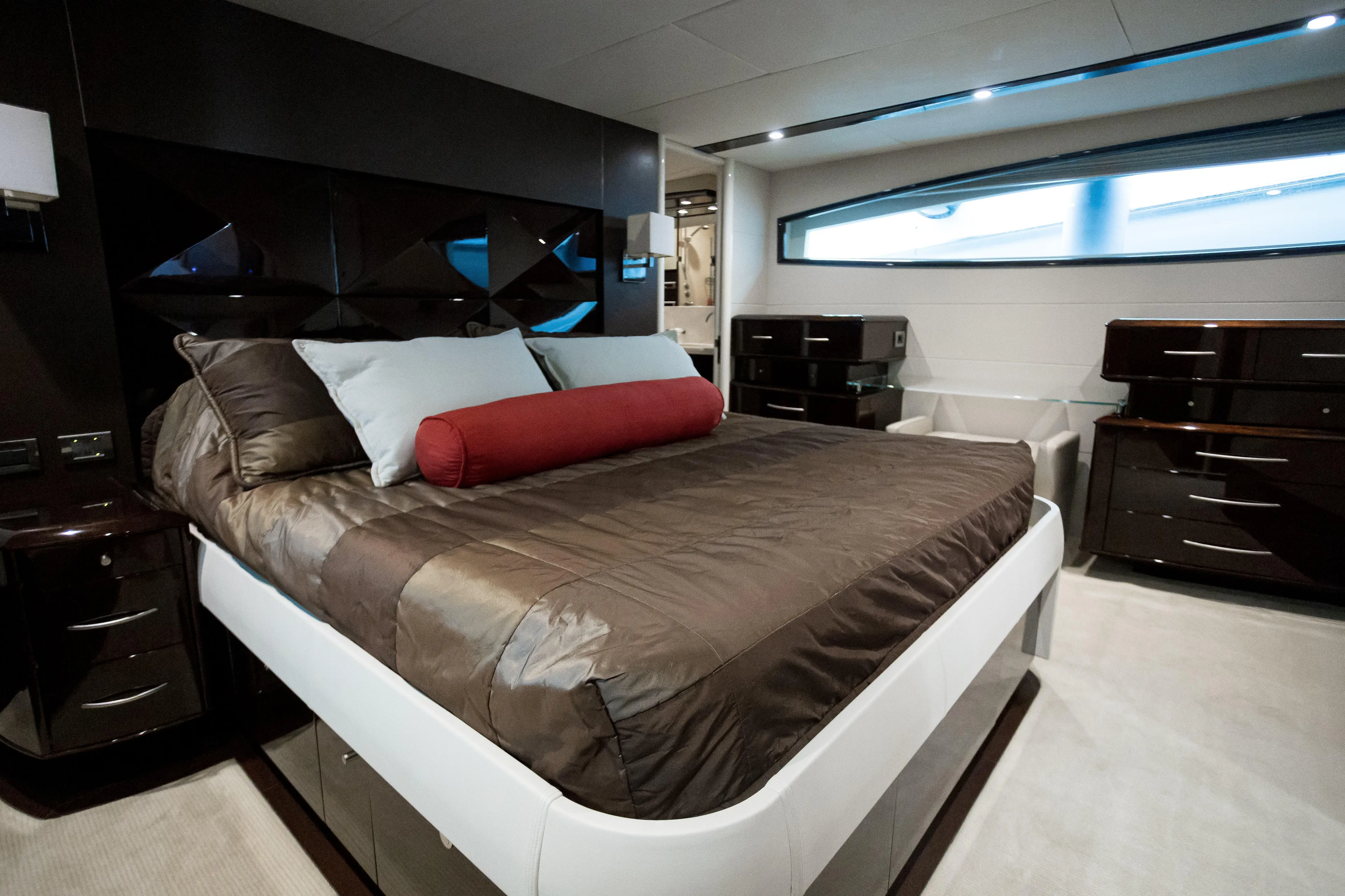 Carbon Copy V Yacht Photos Pics Primary Stateroom