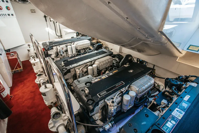 Carbon Copy V Yacht Photos Pics Engine Room