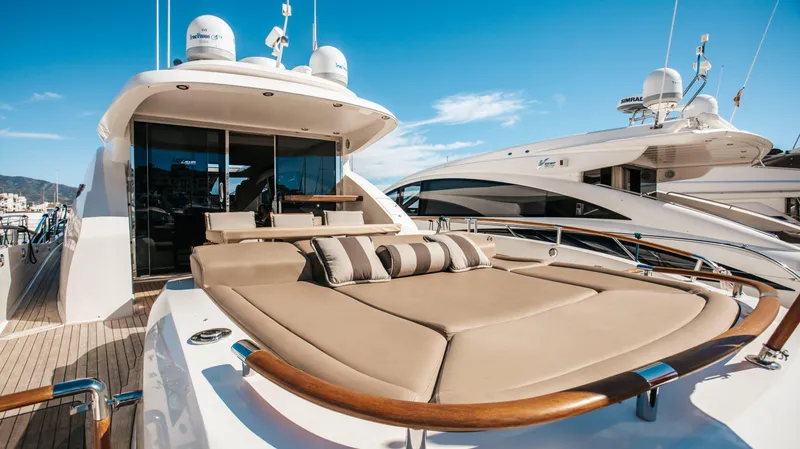 Carbon Copy V Yacht Photos Pics Aft Sunpad