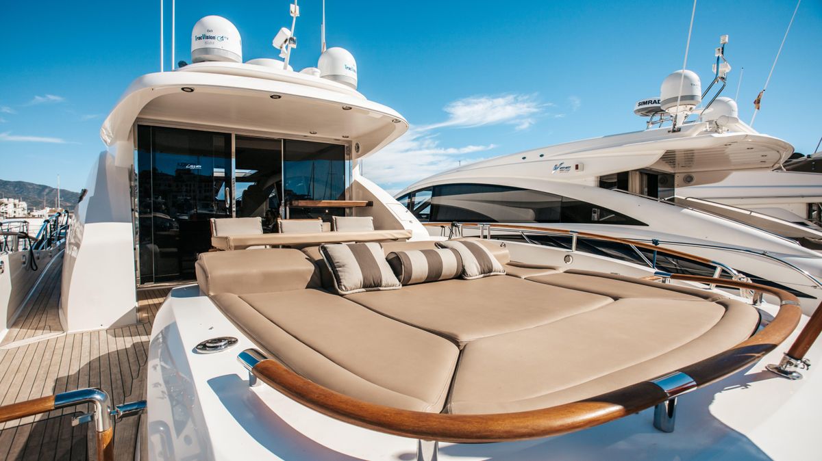 2009 Lazzara 76 
