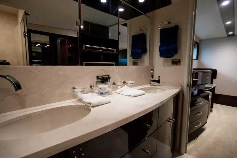 Carbon Copy V Yacht Photos Pics His and Hers Sinks