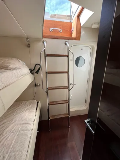 Carbon Copy V Yacht Photos Pics 