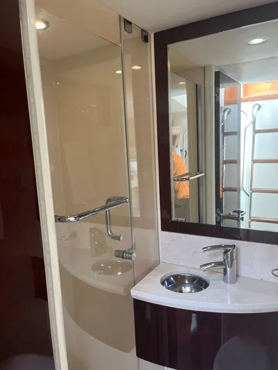 Carbon Copy V Yacht Photos Pics 