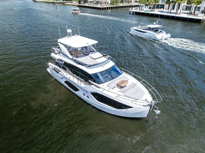 Lobster Tails Yacht Photos Pics 