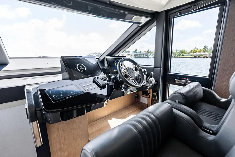 Lobster Tails Yacht Photos Pics 