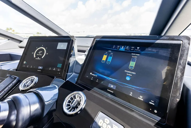 Lobster Tails Yacht Photos Pics 