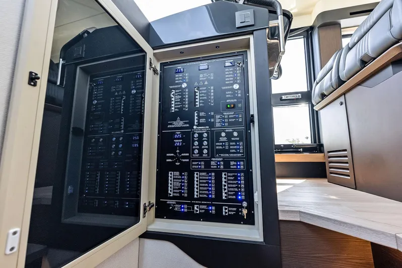 Lobster Tails Yacht Photos Pics 