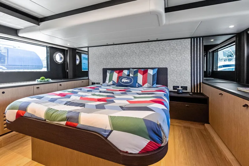 Lobster Tails Yacht Photos Pics 