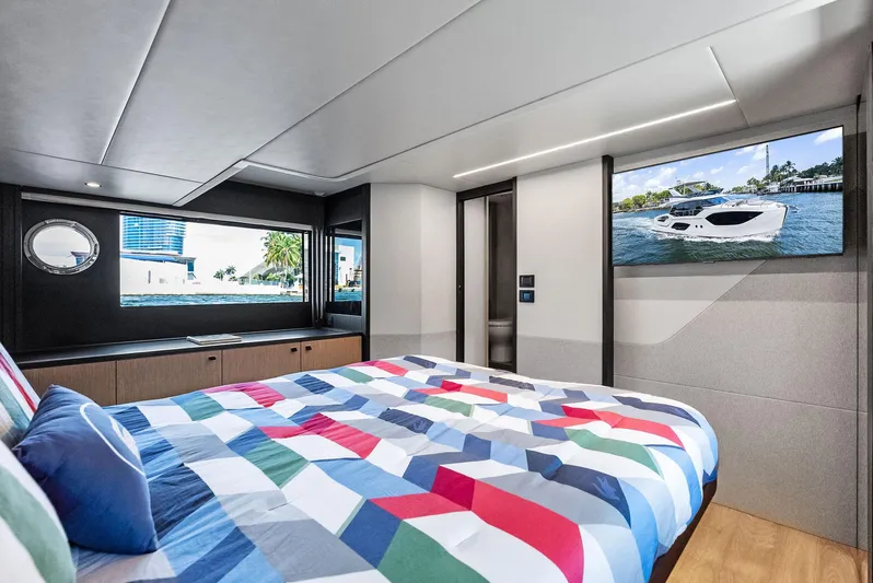 Lobster Tails Yacht Photos Pics 