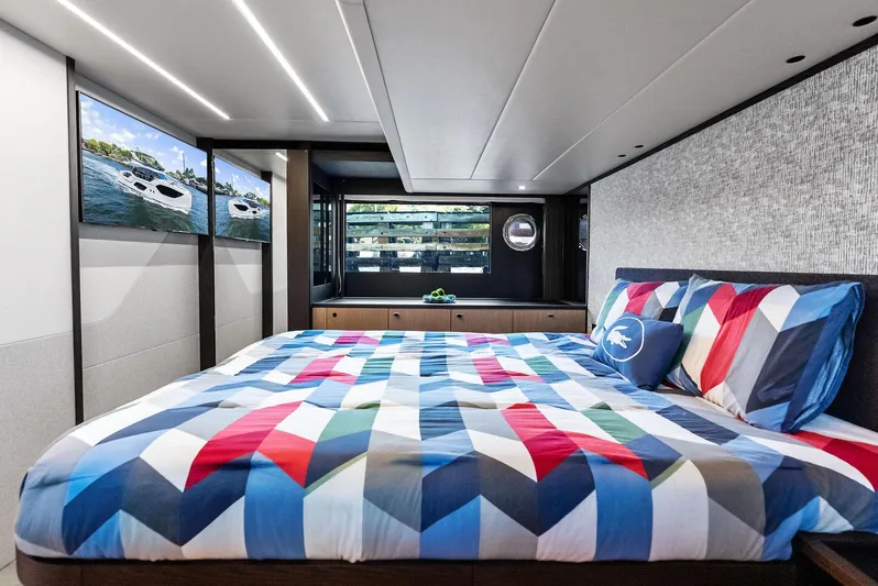 Lobster Tails Yacht Photos Pics 