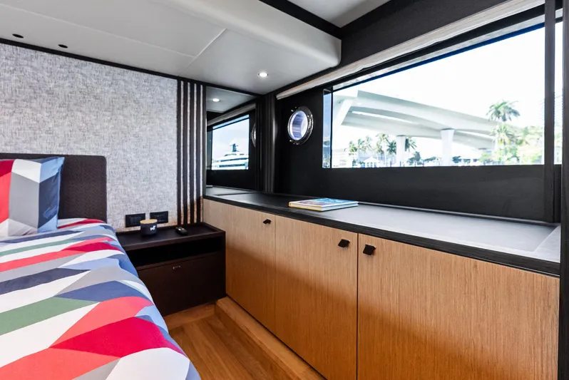 Lobster Tails Yacht Photos Pics 