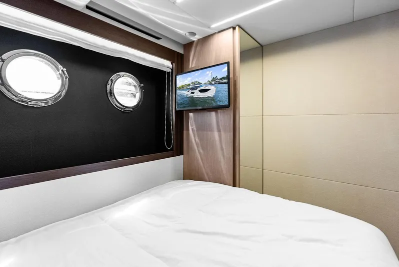 Lobster Tails Yacht Photos Pics 