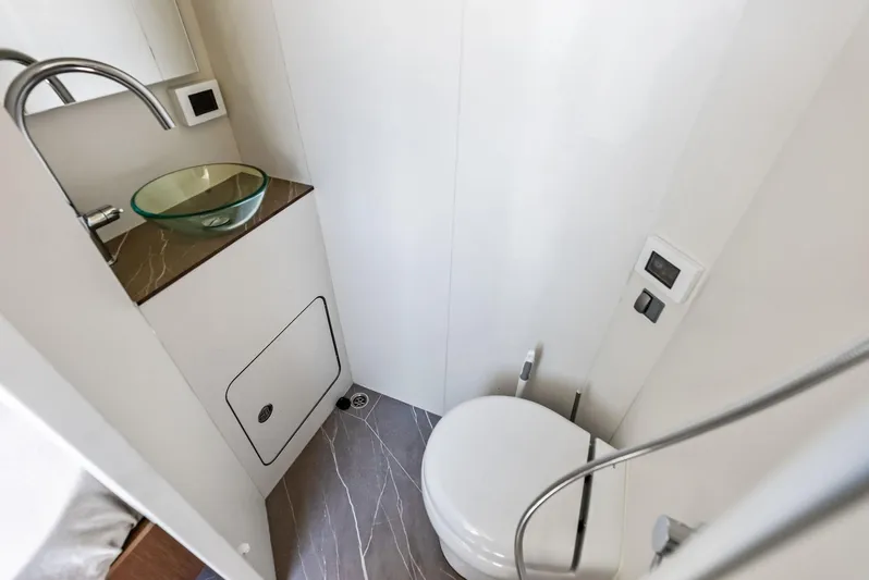 Lobster Tails Yacht Photos Pics 