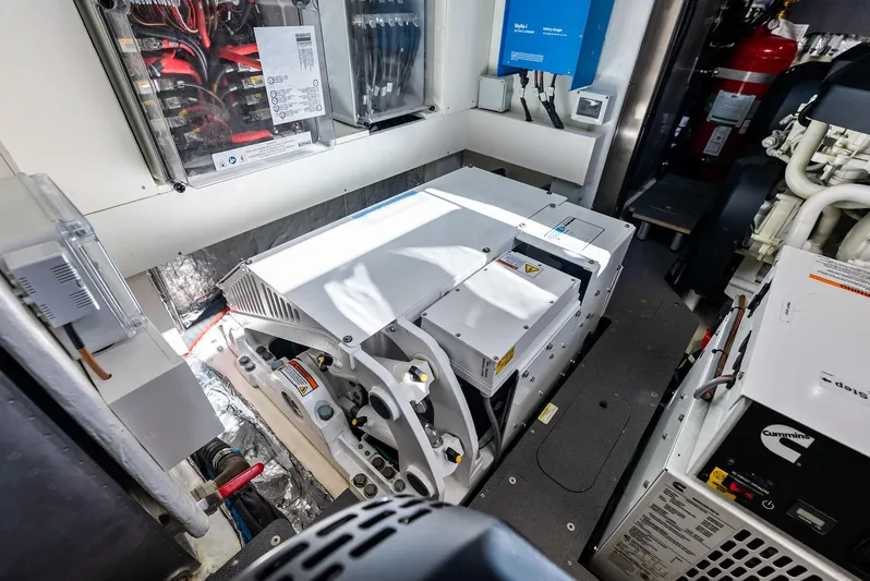 Lobster Tails Yacht Photos Pics 