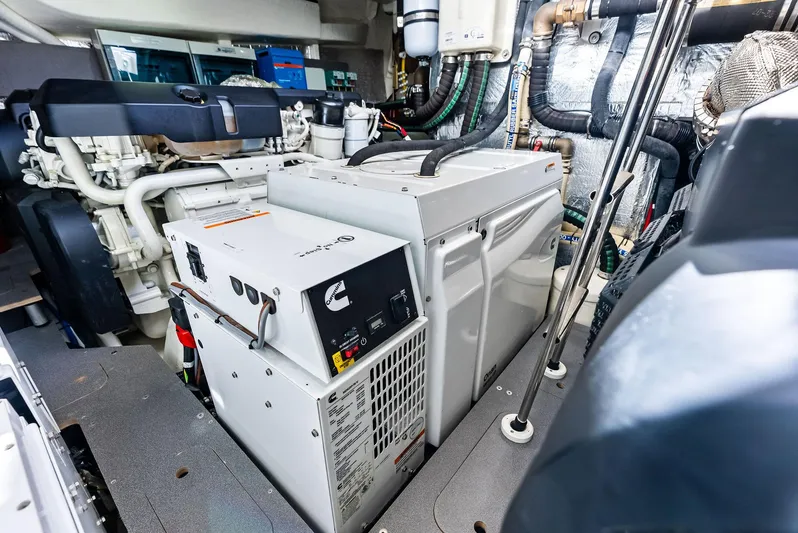 Lobster Tails Yacht Photos Pics 