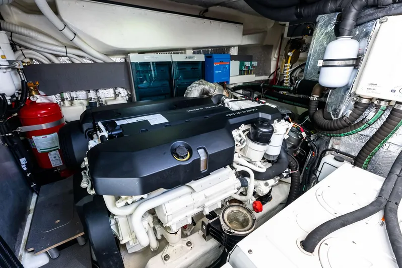 Lobster Tails Yacht Photos Pics 