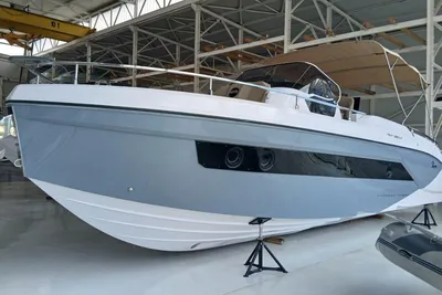 2023 Ranieri Next 330LX