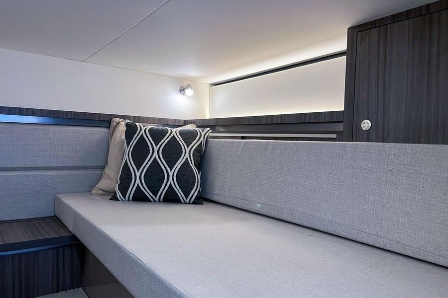 2022 Sea Ray Sundancer 320