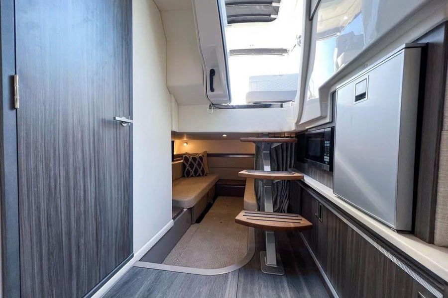 2022 Sea Ray Sundancer 320
