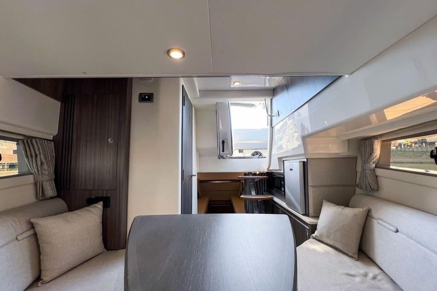 2022 Sea Ray Sundancer 320