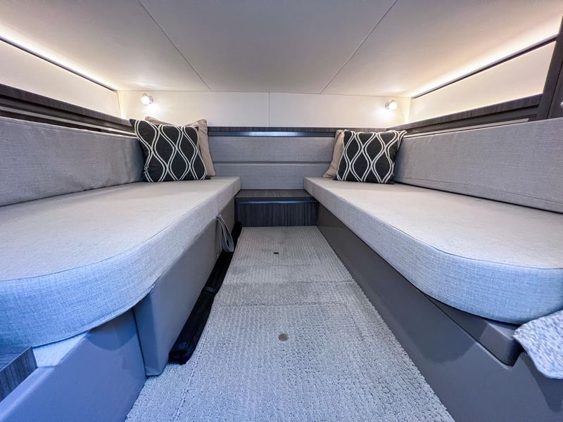 2022 Sea Ray Sundancer 320