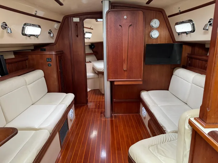 Skye Yacht Photos Pics 